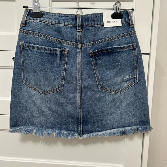 Short denim skirt - Picture 2 of 3